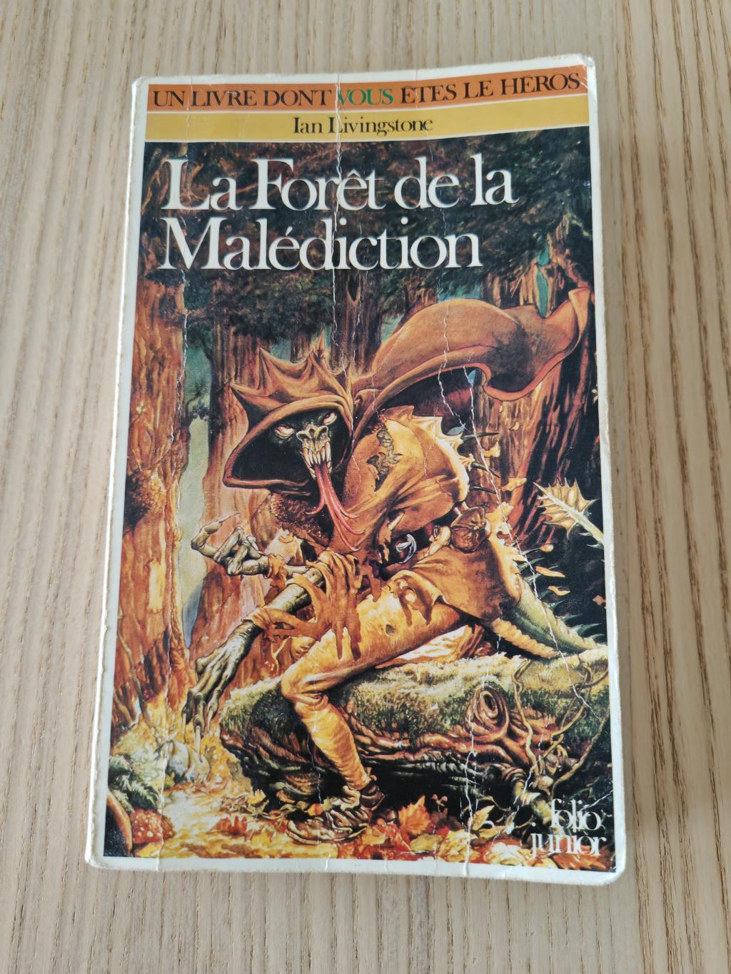 La Forêt De La Malédiction (livre Dont Vous êtes Le Héros)