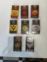 Image de Le Trône De Fer Jce (seconde Édition) - Lot De 8 Decks D'introduction (maisons Lannister, Stark, Baratheon, Greyjoy, Martell, Targaryen, Tyrell Et Garde De Nuit)